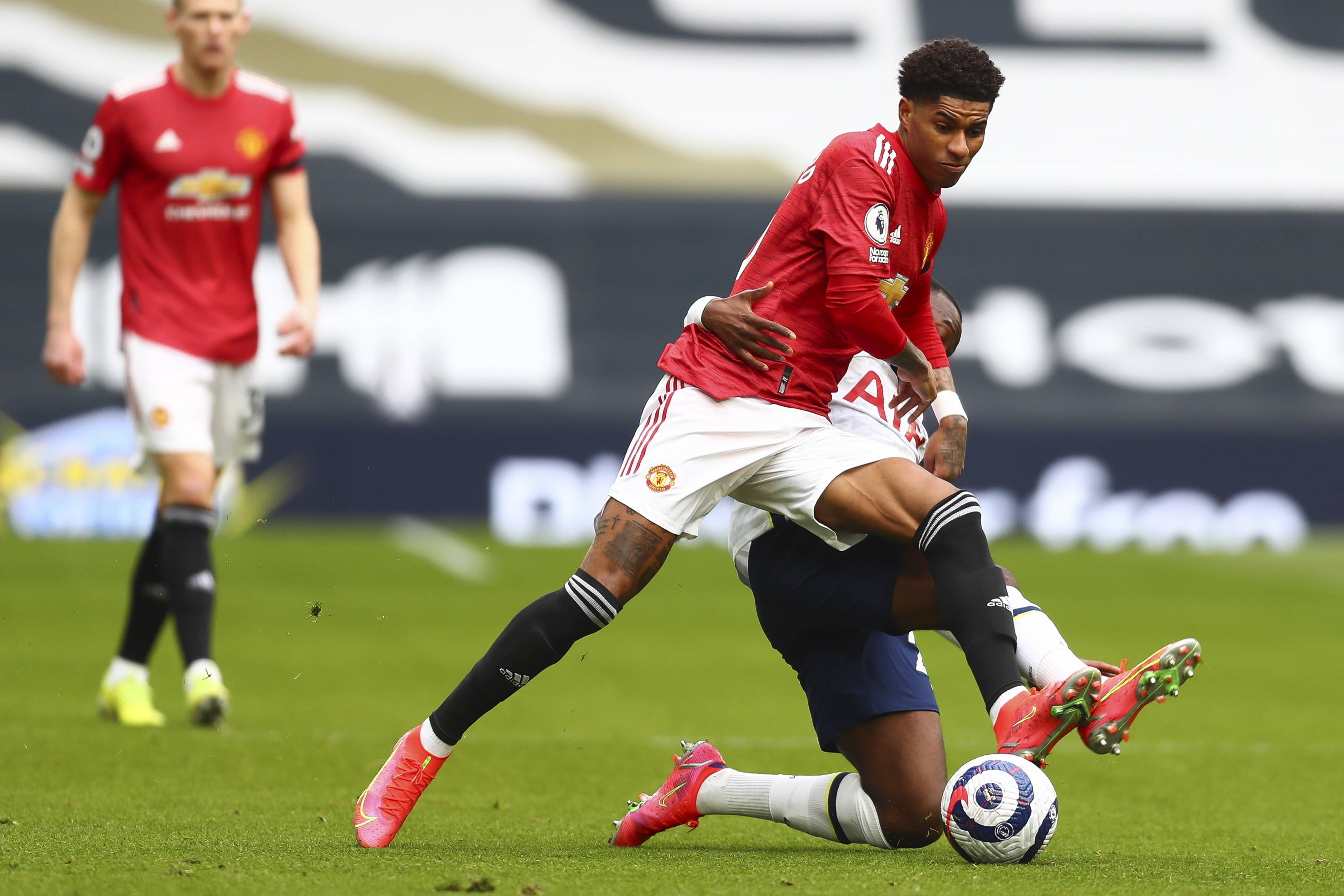 曾代表澳大 曾代表澳大